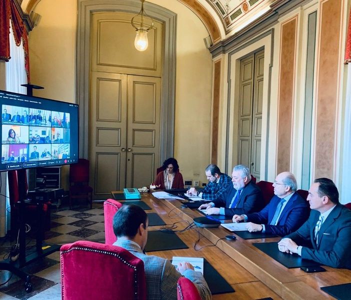 Caos passaporti, Cirio incontra questori e prefetti: &quot;Coinvolgere i Comuni per il rilascio dei documenti&quot;
