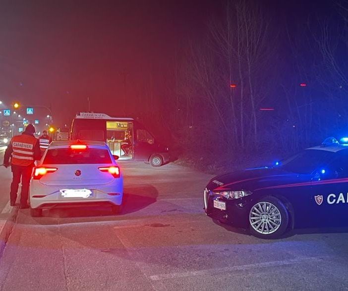 Stresa, 40enne svizzero denunciato, aveva un coltello a scatto di 19 centimetri