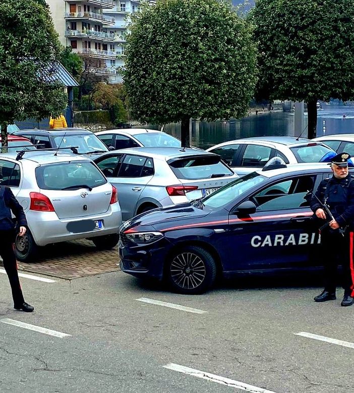 Raffica di controlli dei carabinieri nella movida omegnese