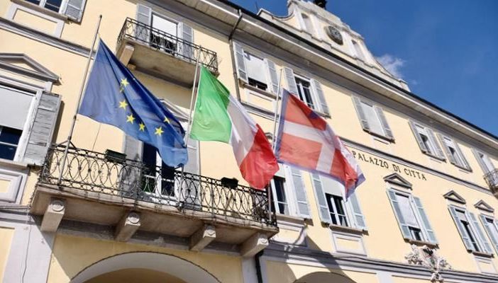 Una passerella avveniristica per collegare il cuore di Intra al teatro Maggiore