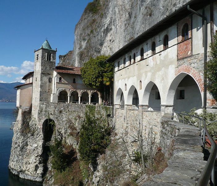 Il convento di Santa Caterina del Sasso è diventato “unisex”