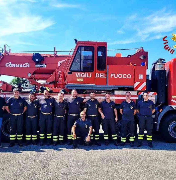 Corso di guida dell'autogru per sette vigili del fuoco piemontesi