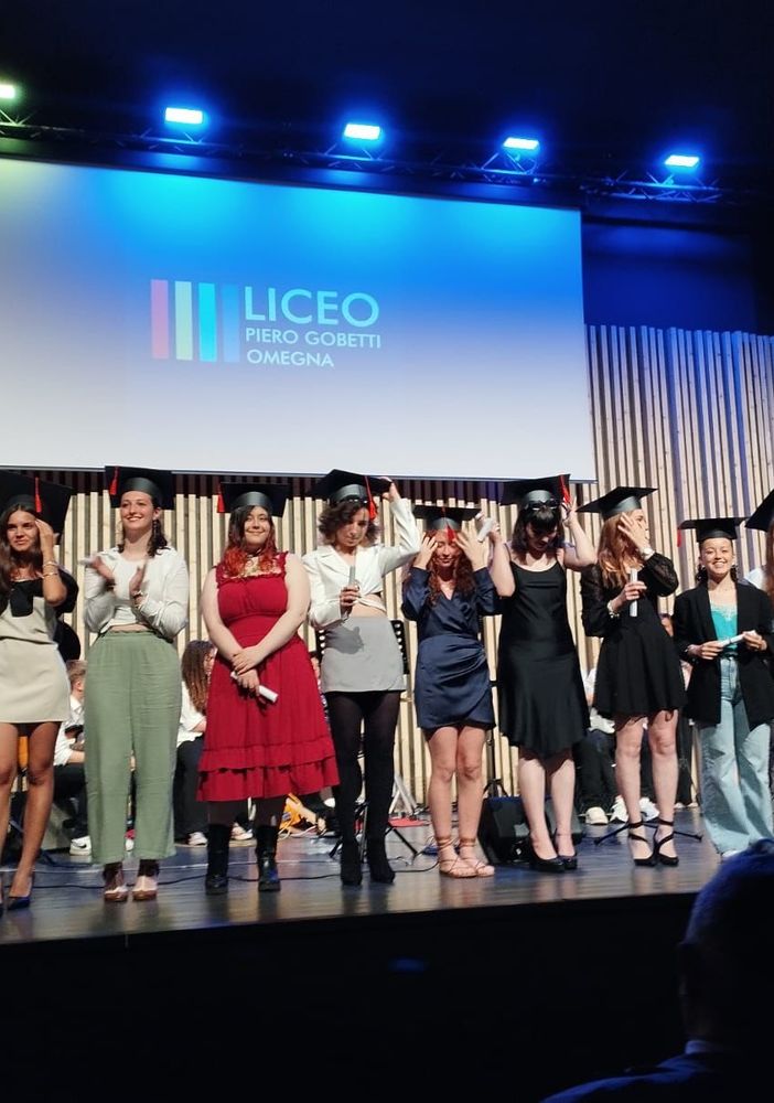 Diplomi e borse di studio consegnati agli studenti del liceo Gobetti FOTO