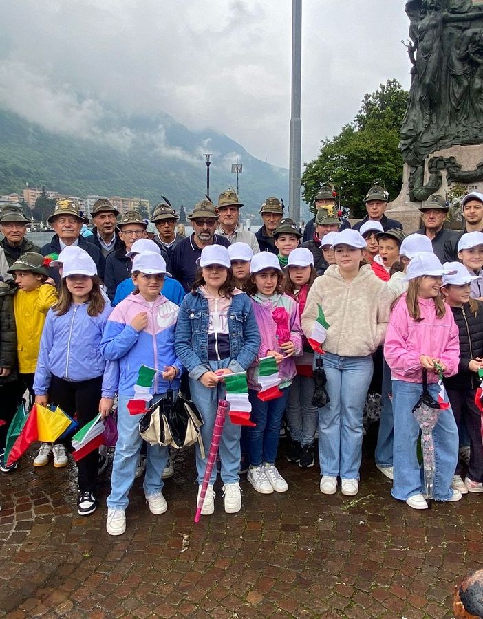 Per i bambini di Bagnella una giornata speciale in compagnia degli alpini FOTO E VIDEO