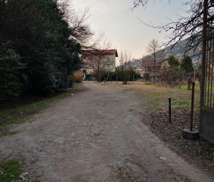 Non si spengono le polemiche e le proteste per il nuovo supermercato a Pallanza