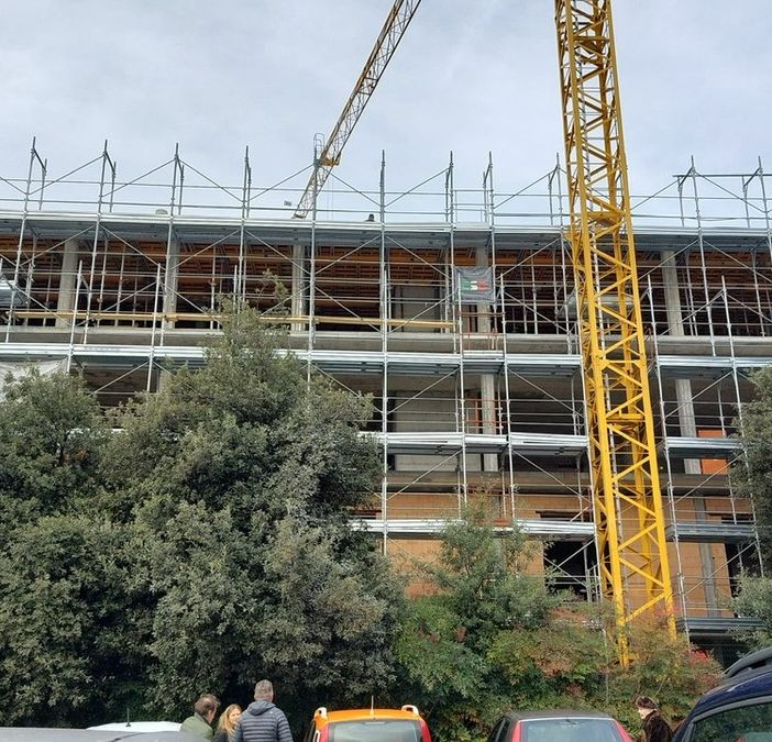 Proseguono i lavori per la costruzione di un hotel sulle ceneri dell’ex cinema di Pallanza