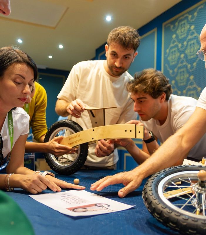 Baveno, biciclette costruite a mano donate agli asili di Lainate