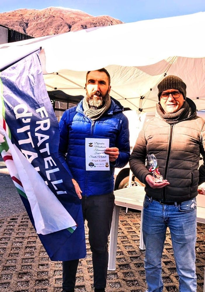 Fratelli d'Italia in piazza per difendere il presepe da una &quot;finta integrazione&quot;