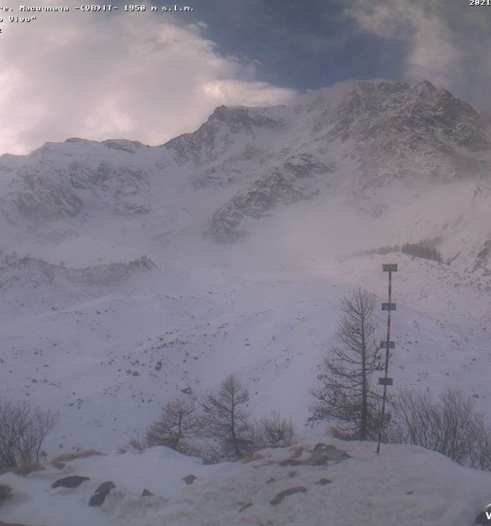 Ghiacciaio del Belvedere: ieri 33 cm di neve fresca, oggi raffiche di vento a 136 km/h