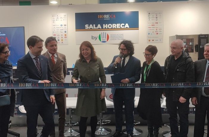 Horeca Expoforum a Lingotto Fiere, il salone sulla ristorazione professionale tra TikTok, robot camerieri e cioccolatini al persico   VIDEO