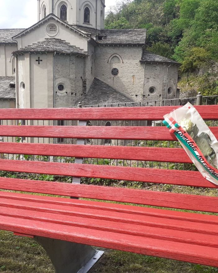 Vogogna, inaugurata la panchina rossa dedicata a Norma Cossetto