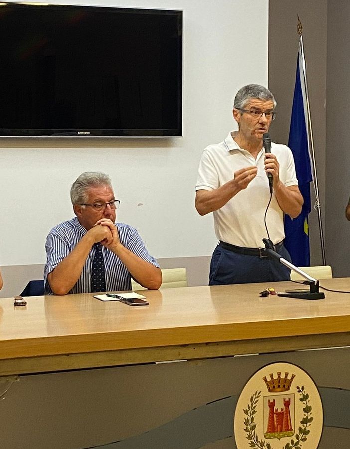 Centro migranti all'ex albergo Sant'Antonio:gli esperti rassicurano i cittadini