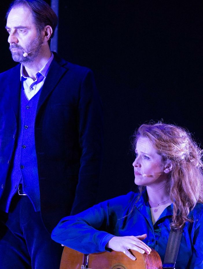 &quot;La buona novella&quot;: Neri Marcorè porta in scena Fabrizio de André al Maggiore