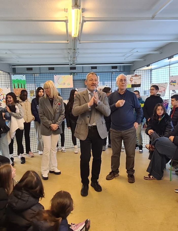 &quot;Un poster per la pace&quot;, gli alunni del 'Beltrami' partecipano al concorso del Lions Club