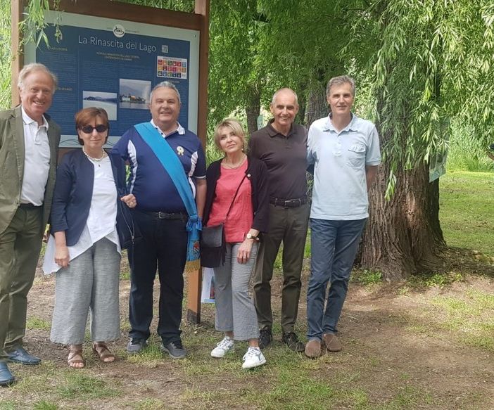 Giornata dell'ambiente, bacheche illustrative sul risanamento del lago d'Orta