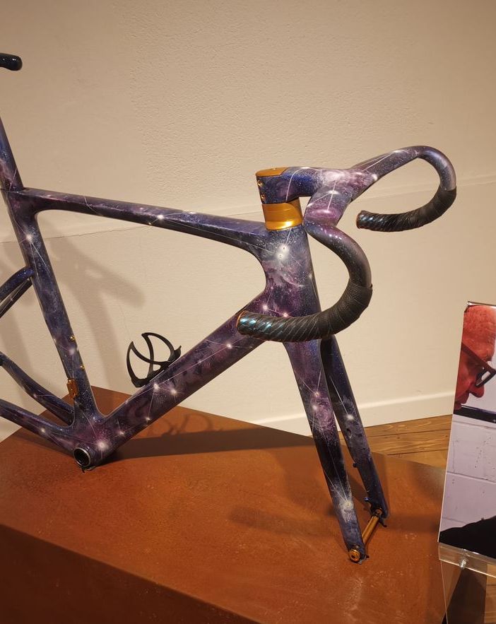 Si conclude l’omaggio d’autore al ciclismo del Museo del Paesaggio