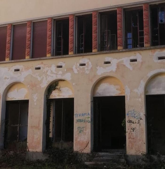 Venti villette nell’ex colonia Motta di Suna?