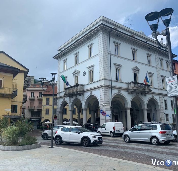 Omegna, minoranze contrarie ai bandi per la gestione dei campi sportivi