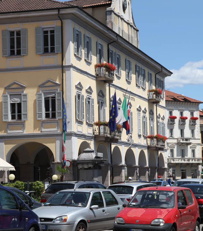 Verbania, nuovi punti luce per delimitare la pista ciclo pedonale di via Vittorio Veneto