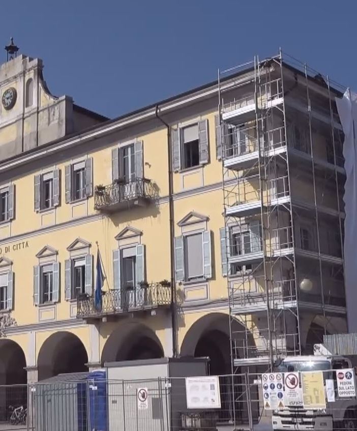 Nessun passo indietro sul licenziamento della segretaria, la giunta conferma la revoca