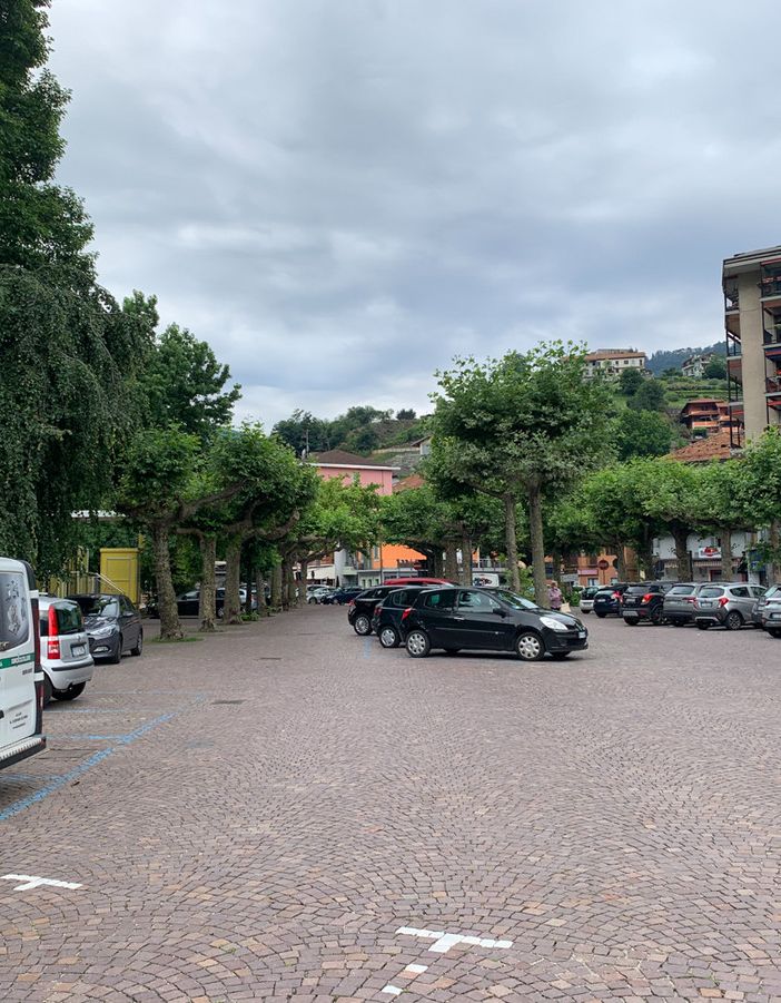 Stop ai parcheggi a pagamento nel fine settimana prima di Natale: la proposta di Songa per Omegna