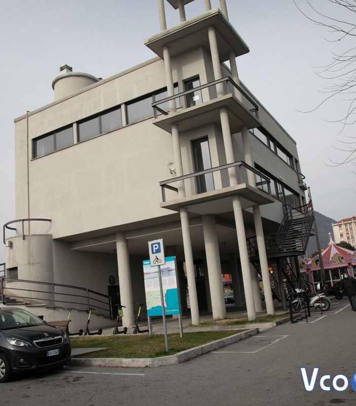 Verbania, Voce Libera VCO: “Credendo di avere il microfono spento ha insultato Albertella: pessima figura dalla consigliera Agosti”