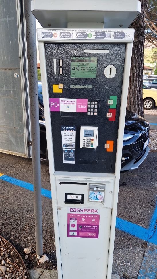 A Baveno la sosta dei parcheggi si paga anche con lo smartphone