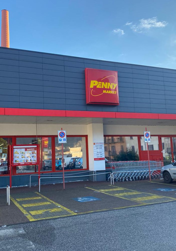 Anche il supermercato Penny nel mirino dei vandali a Omegna