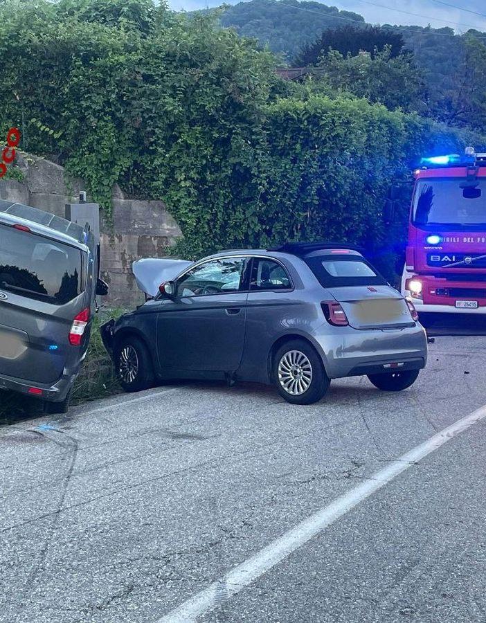 Scontro tra due auto ad Arizzano
