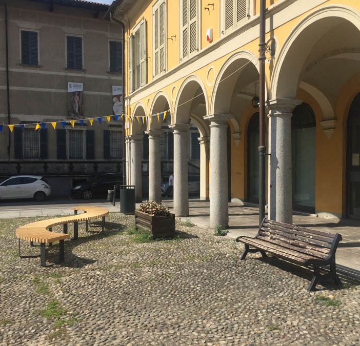 Verbania Futura critica le nuove panchine di piazza Pedroni FOTO