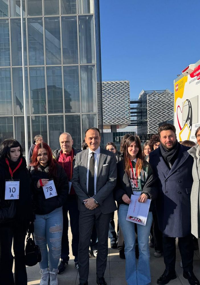 La Plasmamobile arriva in Piemonte: gli studenti del Gobetti firmano il logo