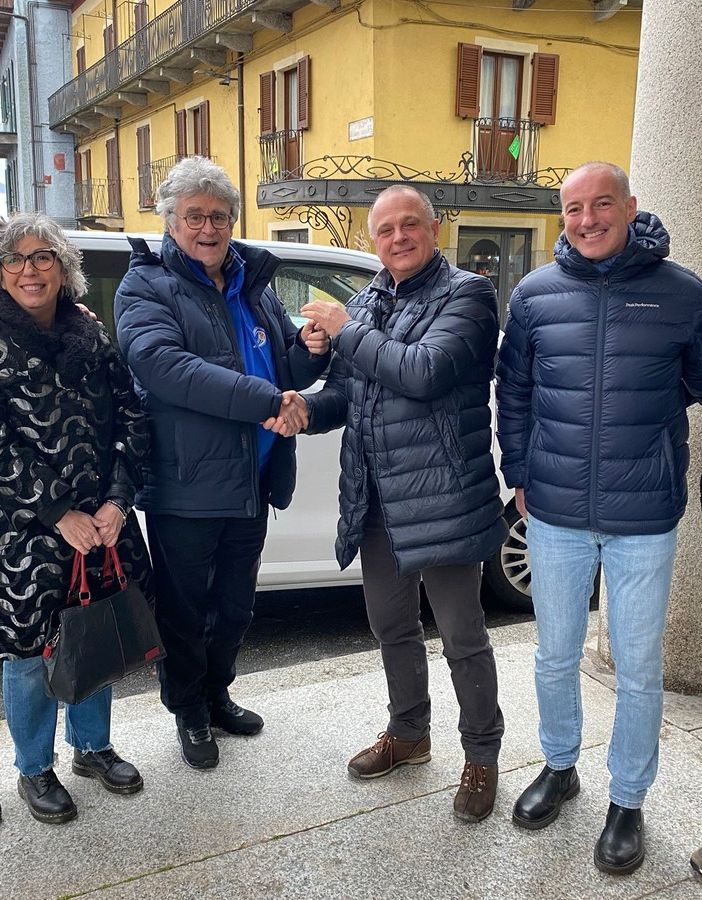 La consegna ufficiale del nuovo pulmino per i ragazzi di Baskin FOTO
