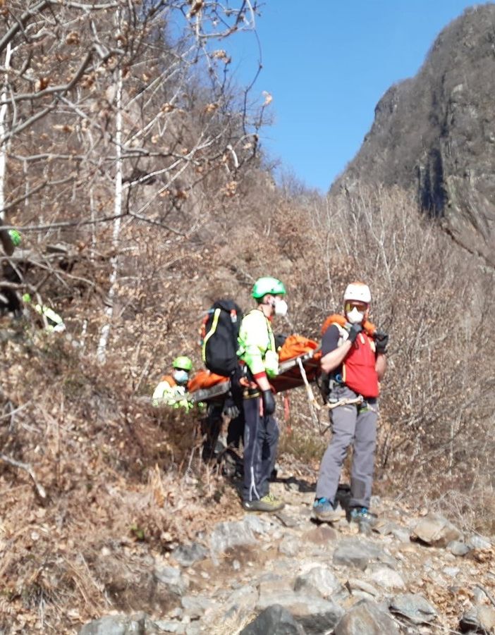 Climber cade e si frattura una gamba alla falesia di Nibbio