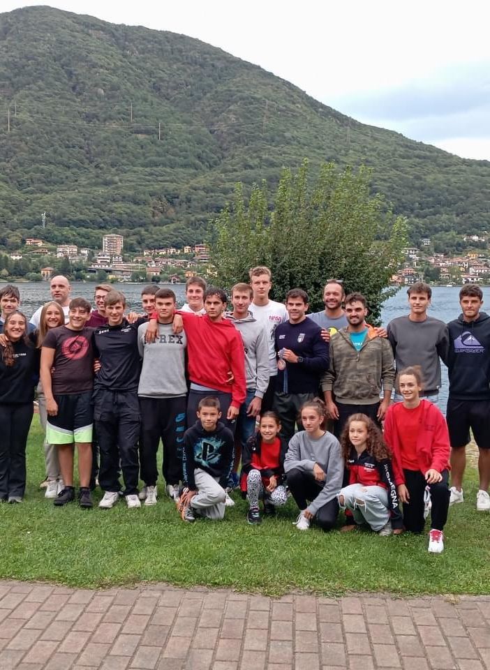 L'argento olimpico Carlo Tacchini in visita alla Canottieri Omegna