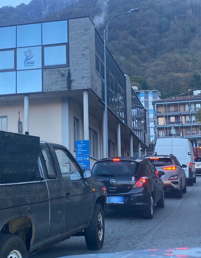 Traffico in tilt a Omegna per i lavori sulle strade del centro