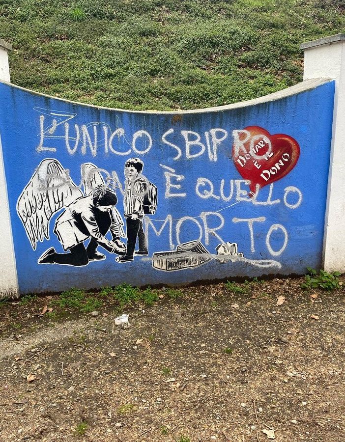 Tre mesi fa gli atti vandalici al Parco Maulini, ma i graffiti non sono mai stati rimossi