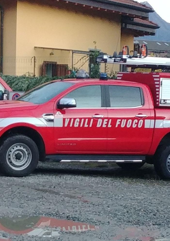 Serbatoio di un'auto in demolizione esplode, paura a Verbania