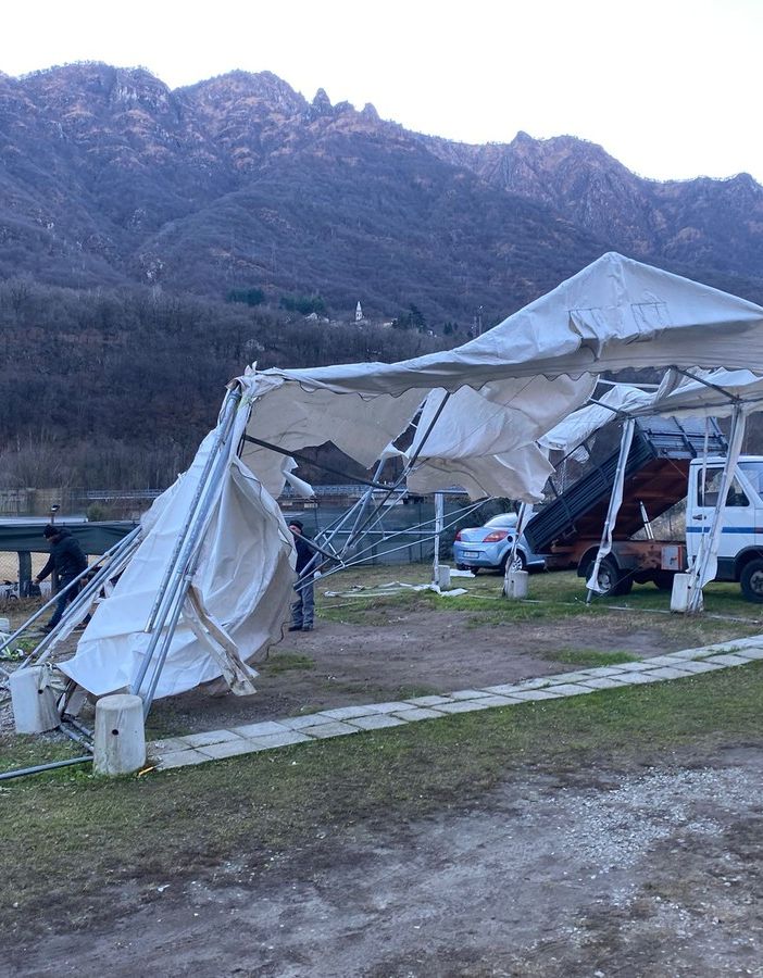 Fortissimo vento nel Cusio: interventi dei vigili del fuoco volontari di Omegna fin dalle prime luci dell'alba FOTO e VIDEO