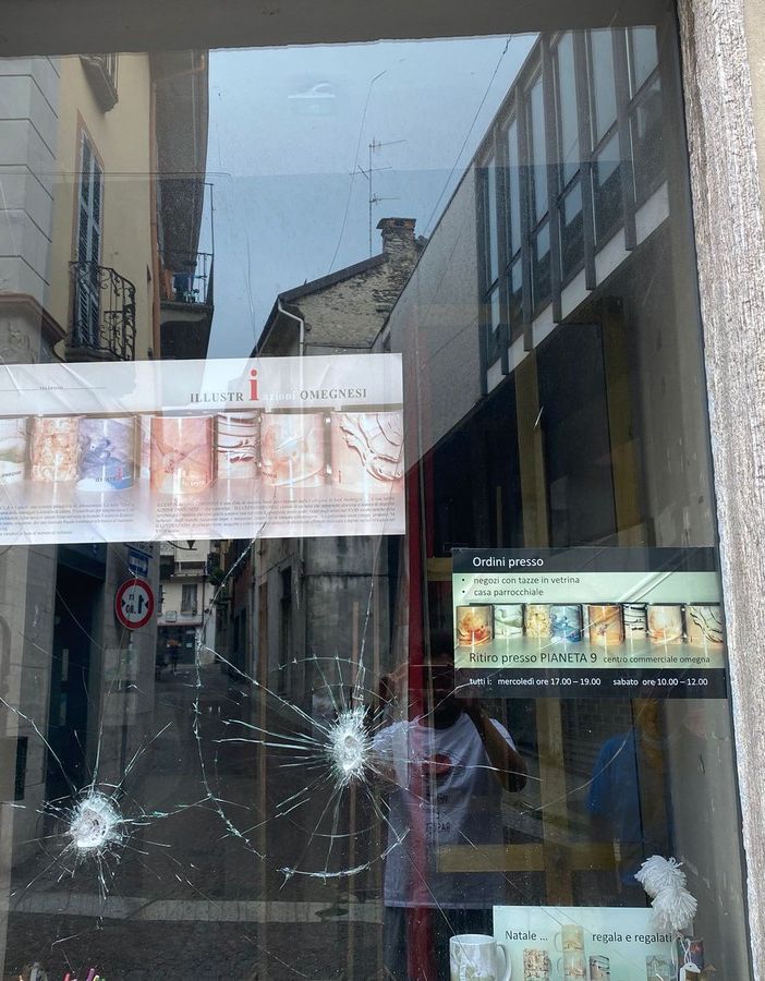 Omegna, giro di vite sulla malamovida: bar e locali chiuderanno all'una