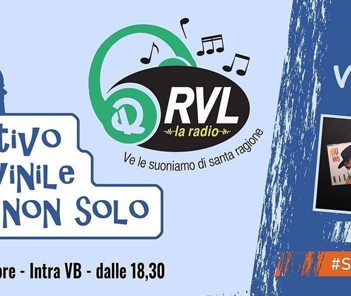 A Intra festa a tema con la disco music anni degli anni '70
