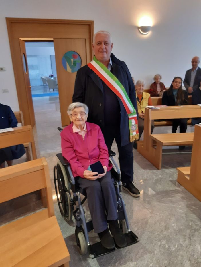 Cossogno, festa di compleanno per la signora Zaveria Massera