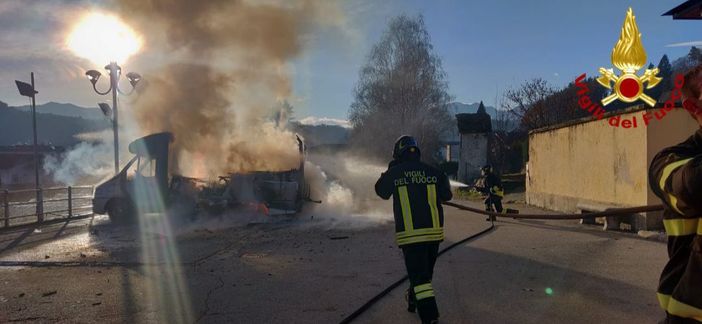 Camper distrutto dalle fiamme ad Unchio