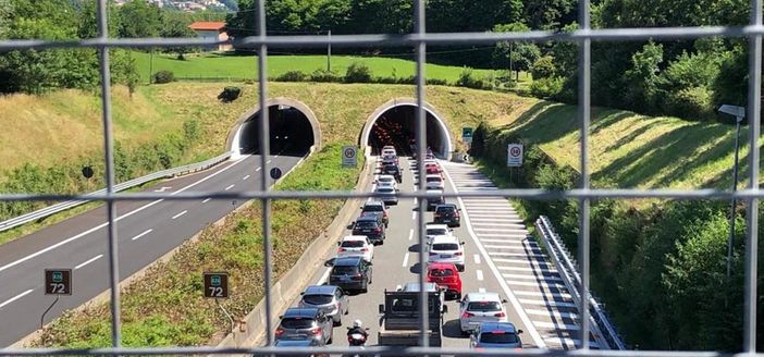 Blackout nella galleria di Brovello Carpugnino: questa mattina automobilisti senza luce Blackout nella galleria di Brovello Carpugnino: questa mattina automobilisti senza luce