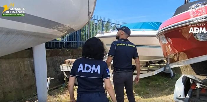 Controlli doganali su natanti provenienti dalla Svizzera: sequestri e sanzioni sui laghi di Lugano e Maggiore Controlli doganali su natanti provenienti dalla Svizzera: sequestri e sanzioni sui laghi di Lugano e Maggiore
