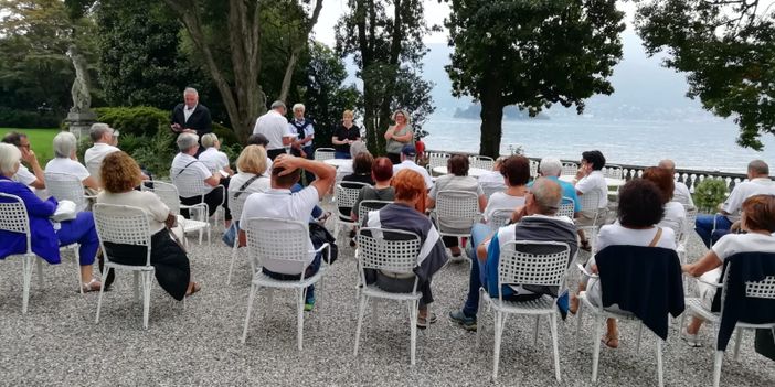 Turisti di Schwaz, cittadina austriaca gemellata con Verbania, visitano il Lago Maggiore
