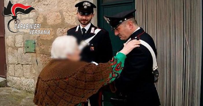 Finti carabinieri truffano un'anziana, arrestato un 24enne
