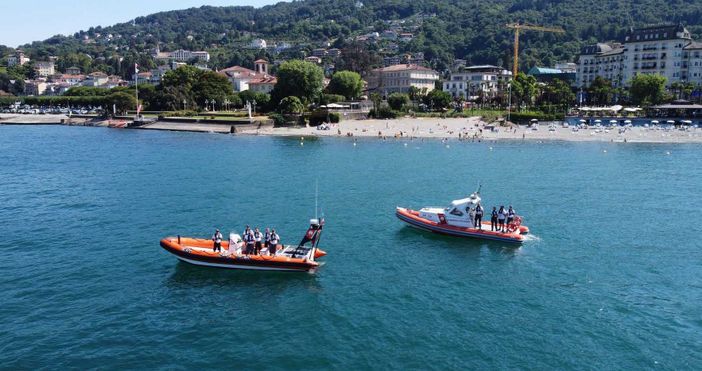 Guardia Costiera, istituito a Milano il coordinamento del reparto di ricerca e soccorso nelle acque del lago Maggiore Guardia Costiera, istituito a Milano il coordinamento del reparto di ricerca e soccorso nelle acque del lago Maggiore