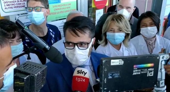 Il piccolo Eitan è stato estubato e respira da solo