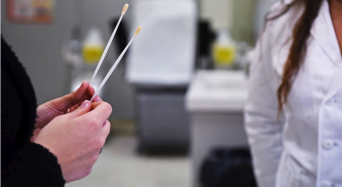 Varianti Covid, più controlli per chi rientra da paesi a rischio