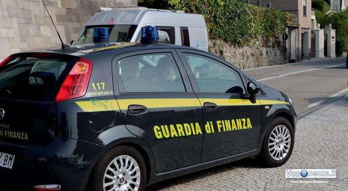 Truffa ed autoriciclaggio: due arresti